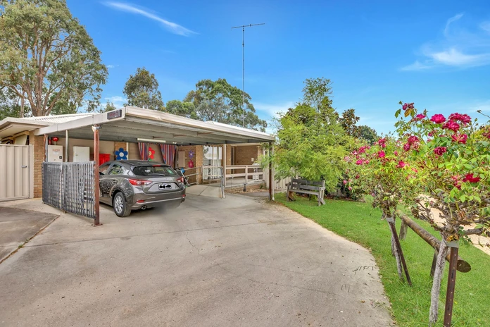 Bairnsdale: One vacancy in home close to Jones Bay